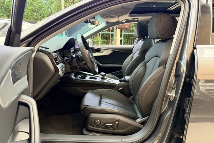 Used Audi A4L 2020 40 TFSI Fashion Dynamic Model Interior 2