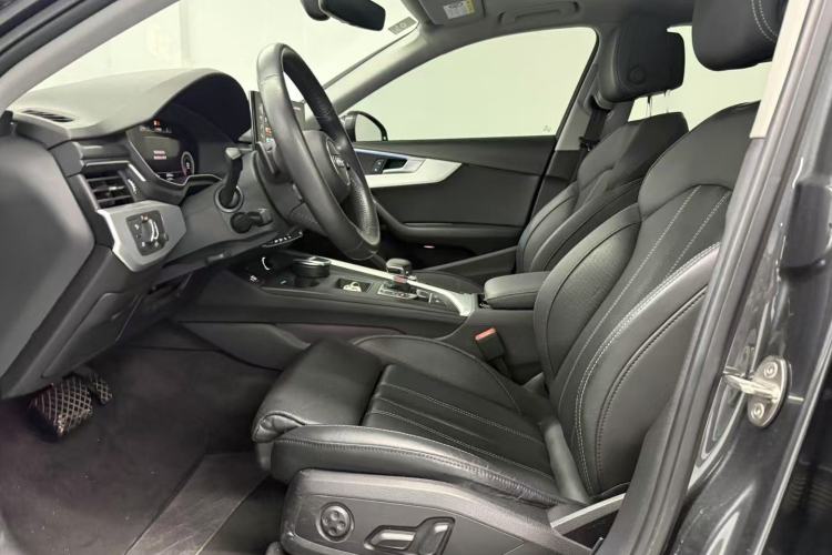 Used Audi A4L 2020 40 TFSI Luxury Dynamic Model Interior 2