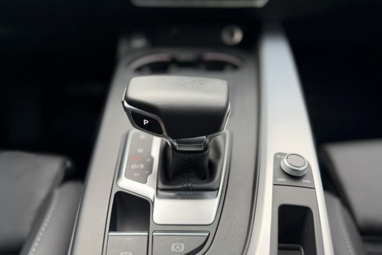 Used Audi A4L 2020 40 TFSI Luxury Dynamic Model Interior 2