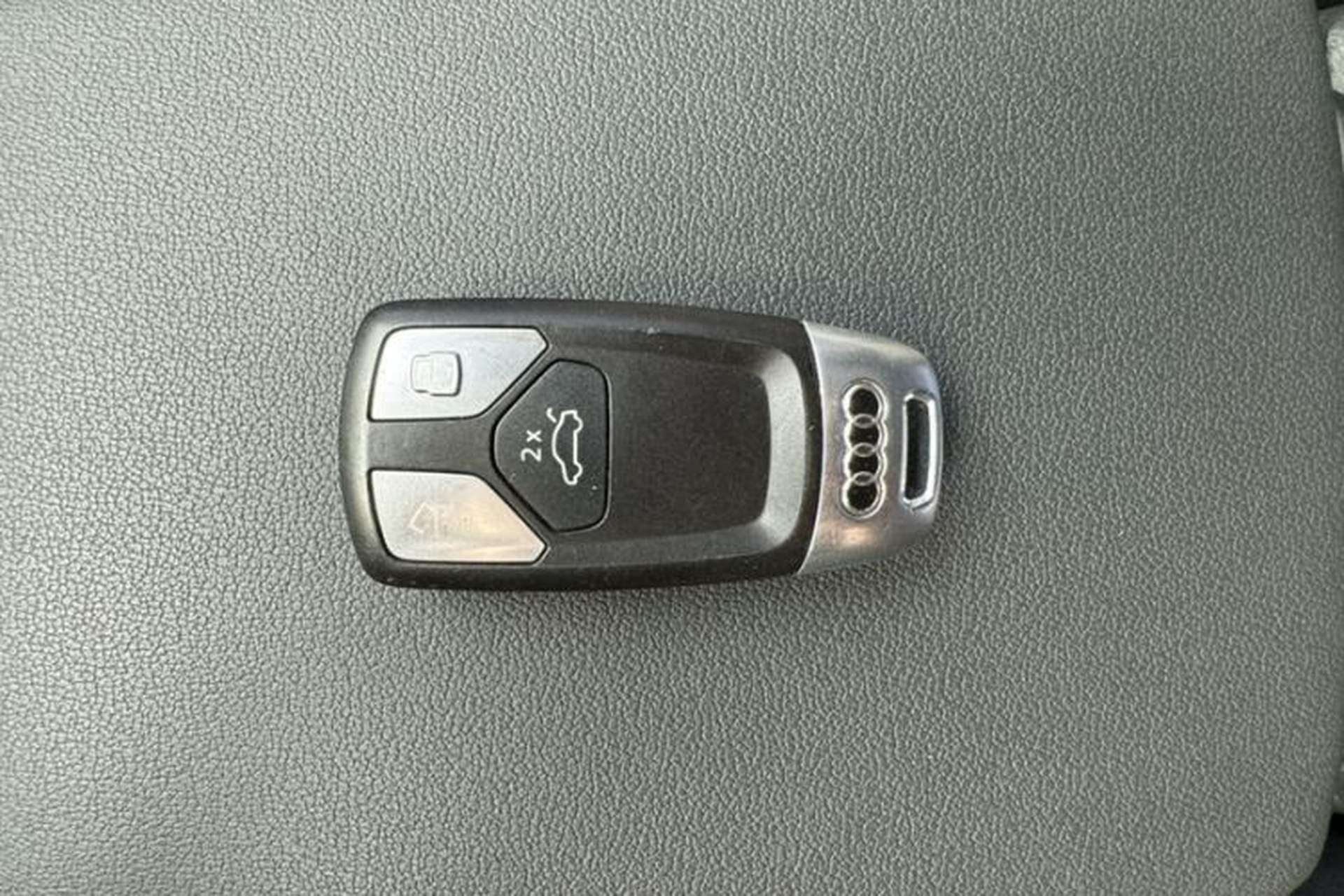 Used Audi A4L 2020 40 TFSI Fashion Dynamic Model Interior 2