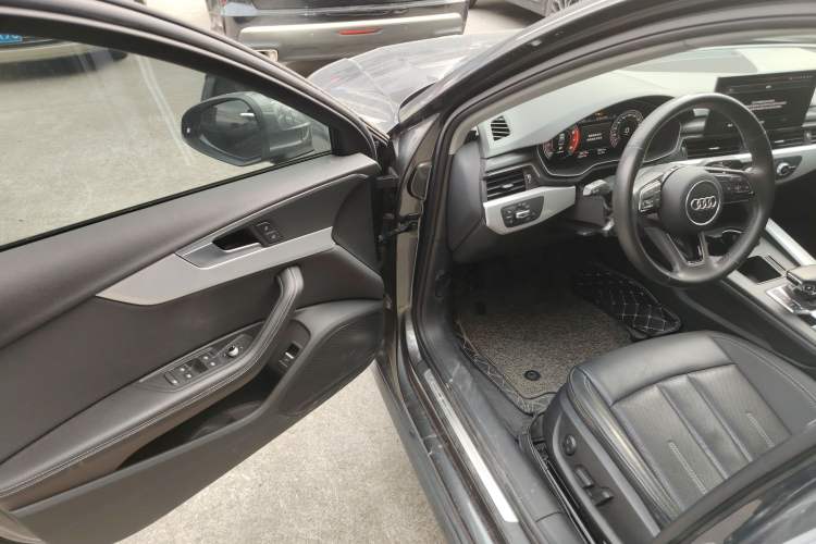 Used Audi A4L 2020 40 TFSI Fashionable and Elegant Model Interior 3