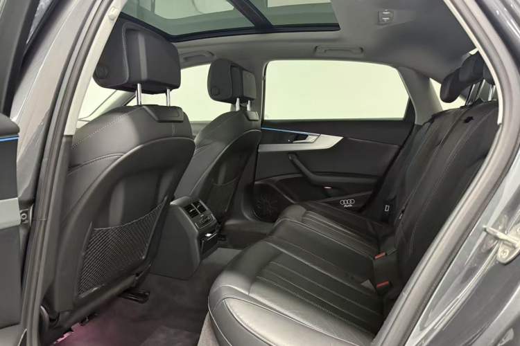 Used Audi A4L 2020 40 TFSI Luxury Dynamic Model Interior 3