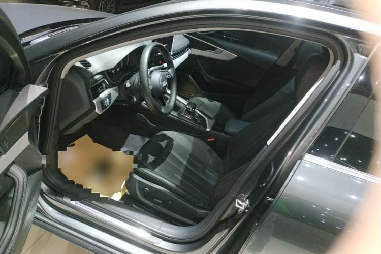 Used Audi A4L 2020 40 TFSI Fashionable and Elegant Model Interior 3