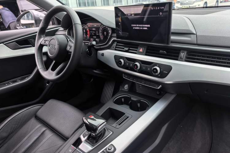 Used Audi A4L 2020 40 TFSI Fashion Dynamic Model Interior 3
