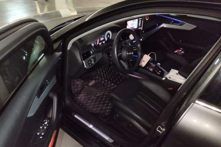 Used Audi A4L 2020 40 TFSI Luxury Dynamic Model Interior 3