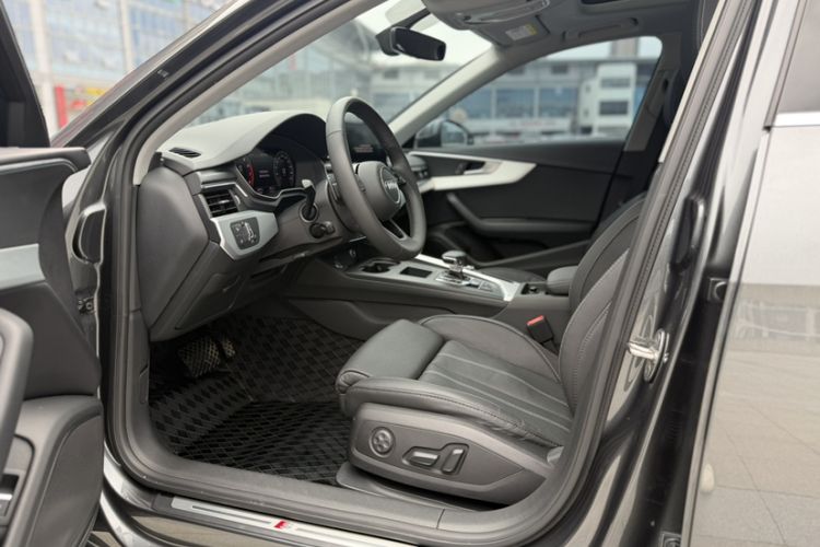 Used Audi A4L 2020 40 TFSI Luxury Dynamic Model Interior 3