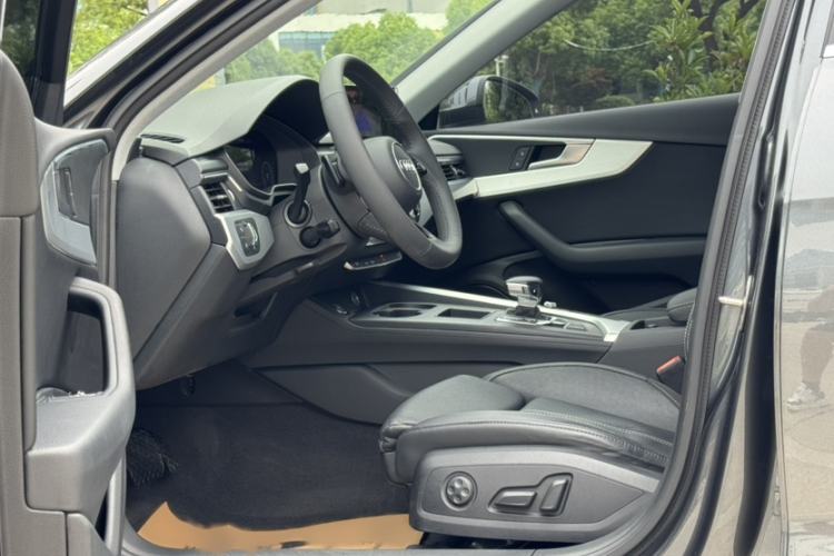 Used Audi A4L 2020 40 TFSI Fashion Dynamic Model Interior 4
