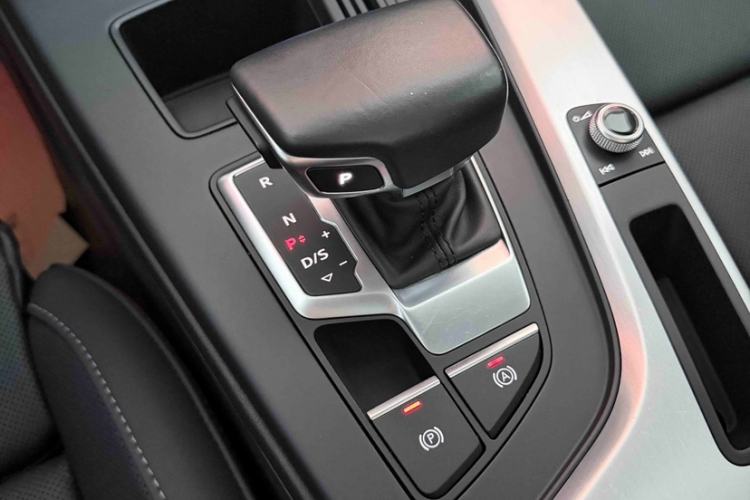 Used Audi A4L 2020 40 TFSI quattro Luxury Dynamic Model Interior 4