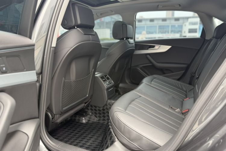 Used Audi A4L 2020 40 TFSI Luxury Dynamic Model Interior 4