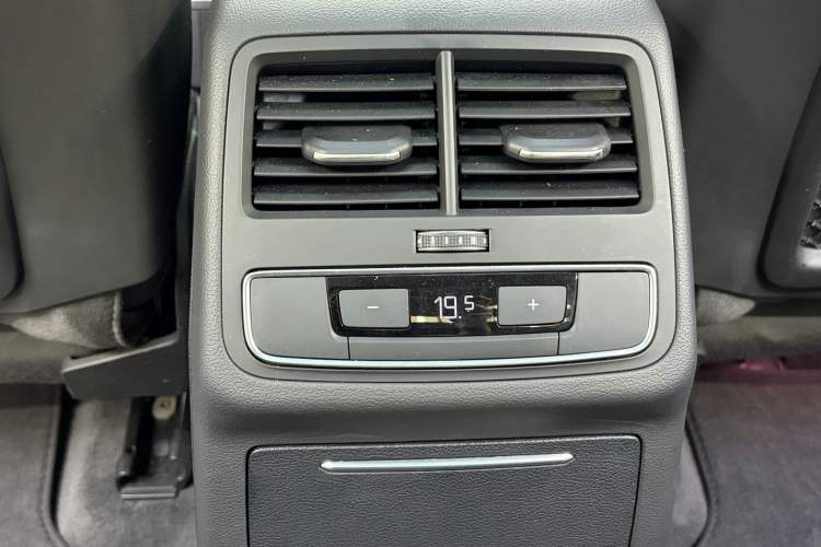Used Audi A4L 2020 40 TFSI Luxury Dynamic Model Interior 4