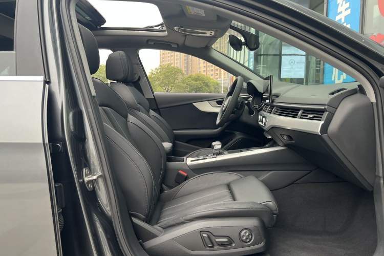 Used Audi A4L 2020 40 TFSI Luxury Dynamic Model Interior 7