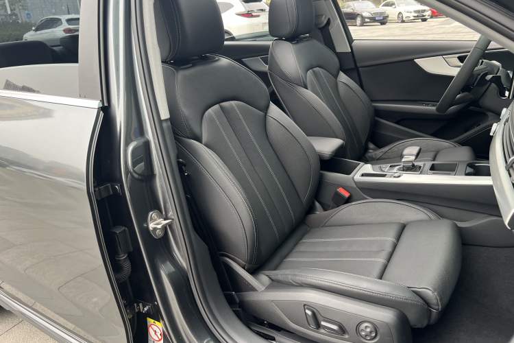 Used Audi A4L 2020 40 TFSI Luxury Dynamic Model Interior 8