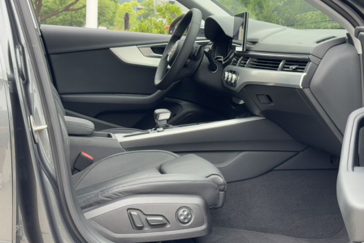 Used Audi A4L 2020 40 TFSI Fashion Dynamic Model Interior 9