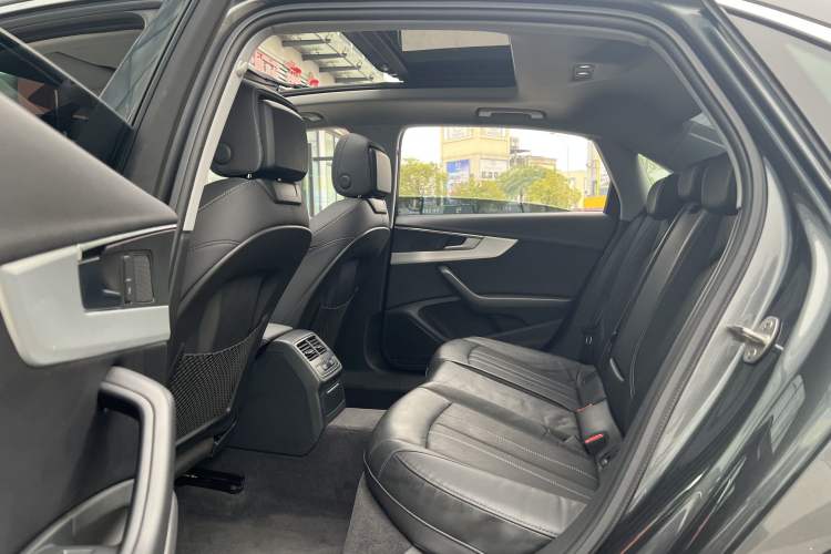 Used Audi A4L 2020 40 TFSI Luxury Dynamic Model Interior 9