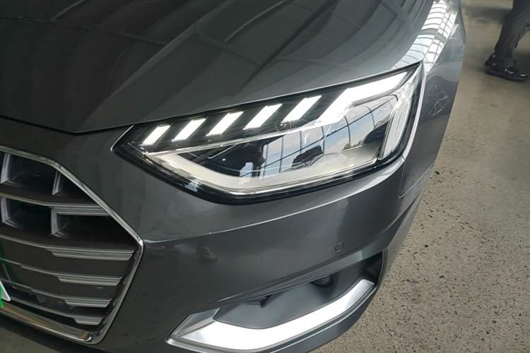 Used Audi A4L 2020 40 TFSI Fashionable and Elegant Model Left Front Headlight
