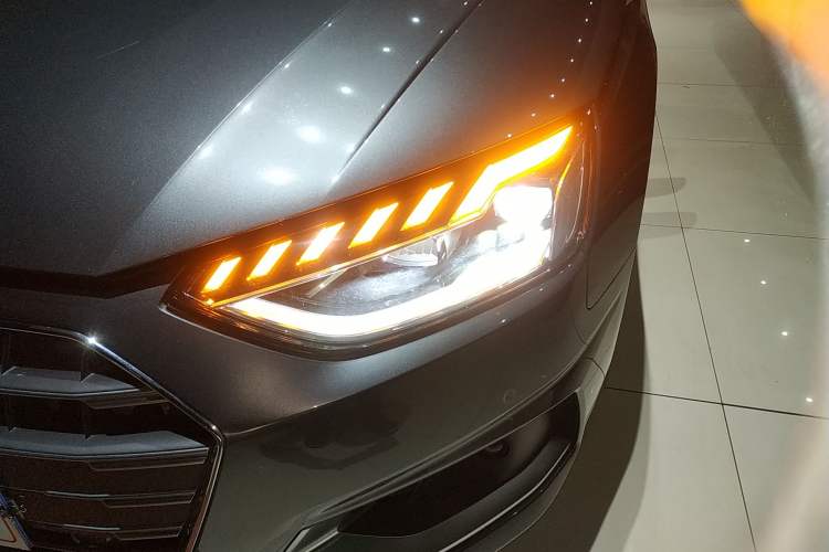 Used Audi A4L 2020 40 TFSI Fashionable and Elegant Model Left Front Headlight