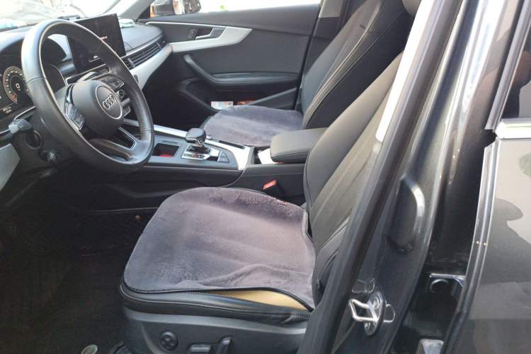 Used Audi A4L 2020 40 TFSI Fashionable and Elegant Model Left Front Seat