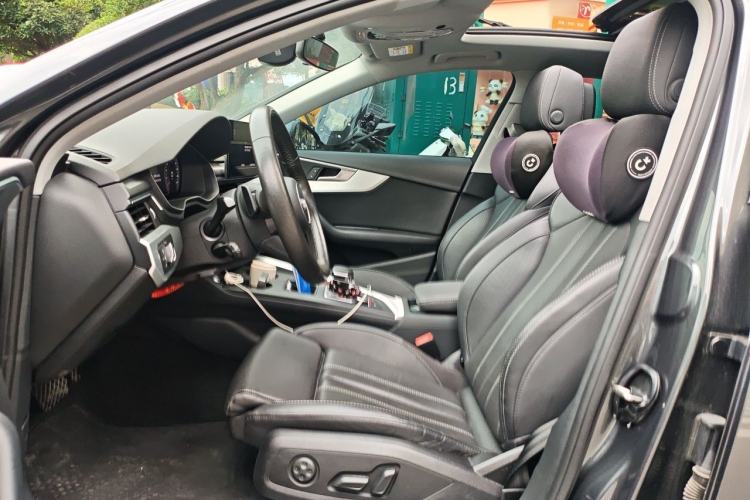 Used Audi A4L 2020 40 TFSI Fashionable and Elegant Model Left Front Seat