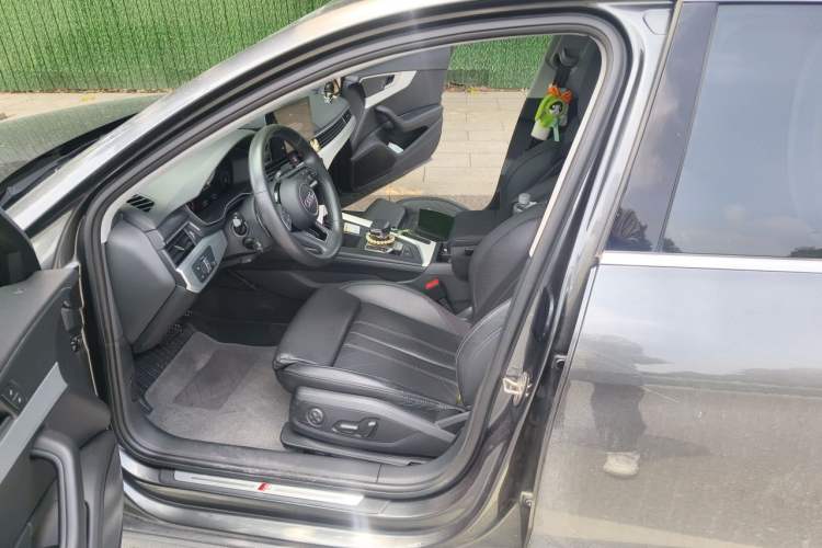 Used Audi A4L 2020 40 TFSI Fashion Dynamic Model Left Front Seat