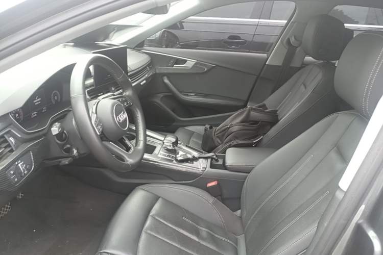 Used Audi A4L 2020 40 TFSI Fashionable and Elegant Model Left Front Seat
