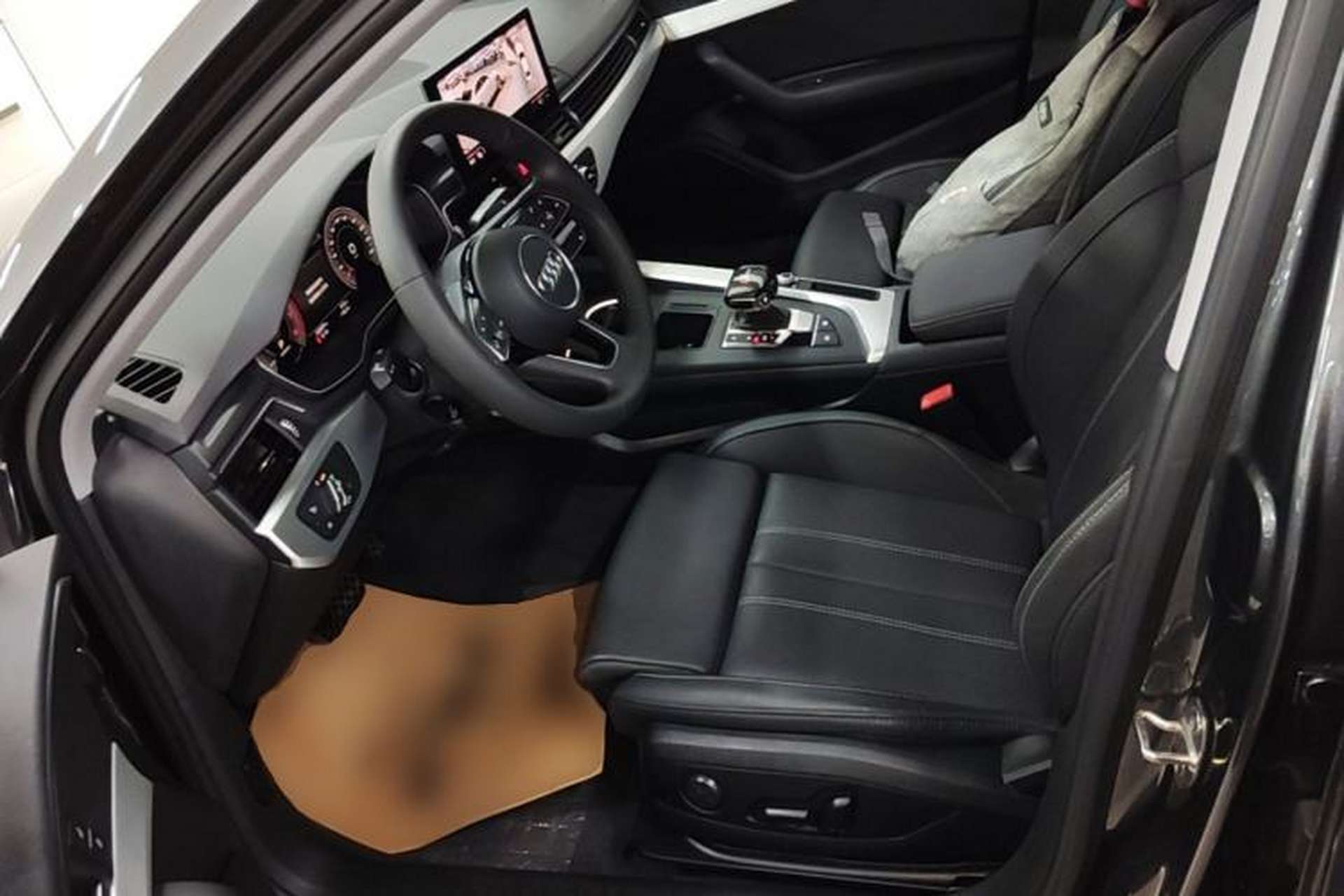 Used Audi A4L 2020 40 TFSI Fashion Dynamic Model Left Front Seat