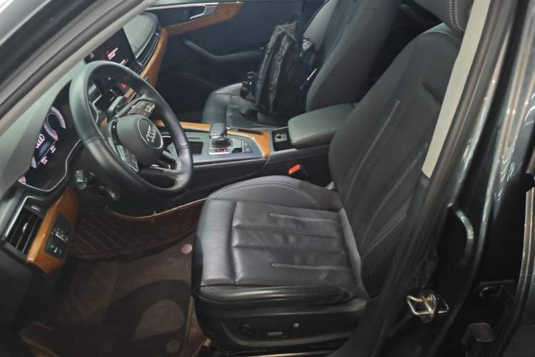 Used Audi A4L 2020 40 TFSI Fashionable and Elegant Model Left Front Seat