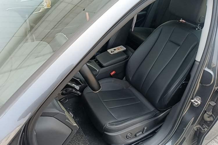Used Audi A4L 2020 40 TFSI Fashion Dynamic Model Left Front Seat