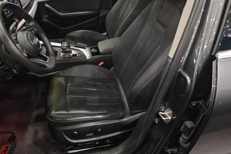 Used Audi A4L 2020 40 TFSI Fashionable and Elegant Model Left Front Seat