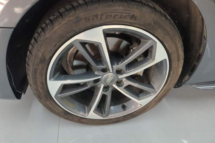 Used Audi A4L 2020 40 TFSI Luxury Dynamic Model Left Front Wheel Hub