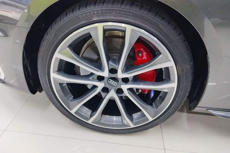 Used Audi A4L 2020 45 TFSI quattro Prestige Dynamic Edition Left Front Wheel Hub