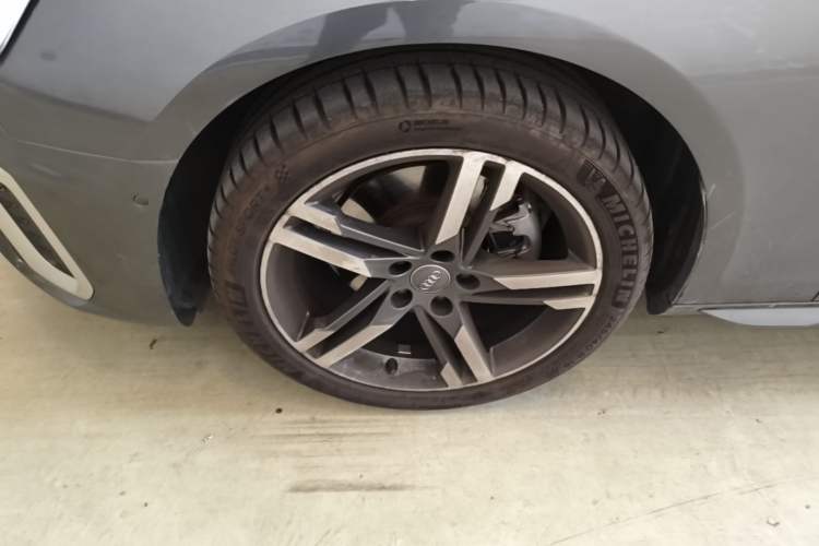 Used Audi A4L 2020 40 TFSI Luxury Dynamic Model Left Front Wheel Hub