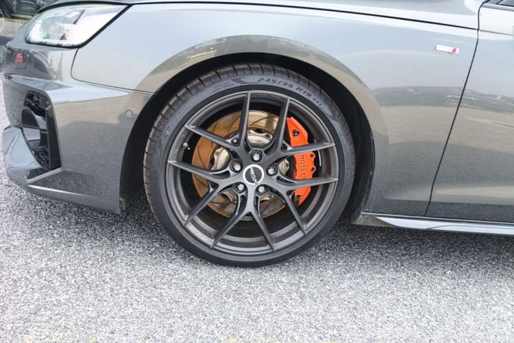 Used Audi A4L 2020 40 TFSI quattro Luxury Dynamic Model Left Front Wheel Hub