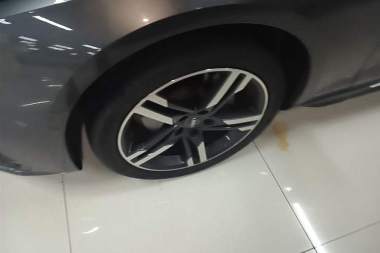 Used Audi A4L 2020 40 TFSI Fashion Dynamic Model Left Front Wheel Hub