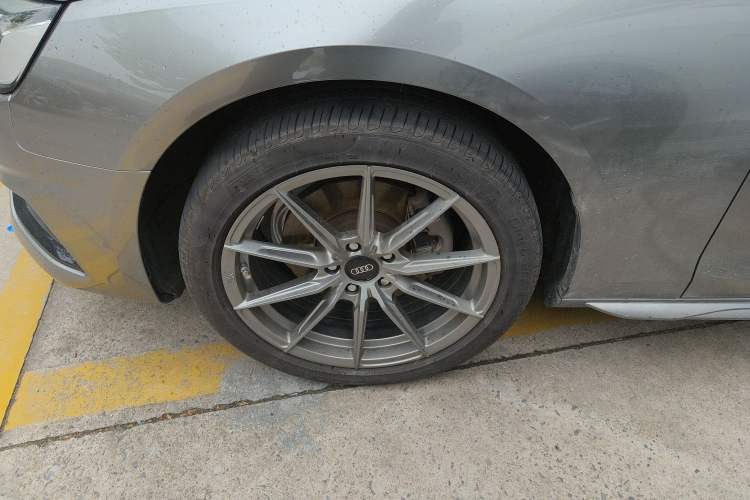 Used Audi A4L 2020 40 TFSI Luxury Prestige Edition Left Front Wheel Hub