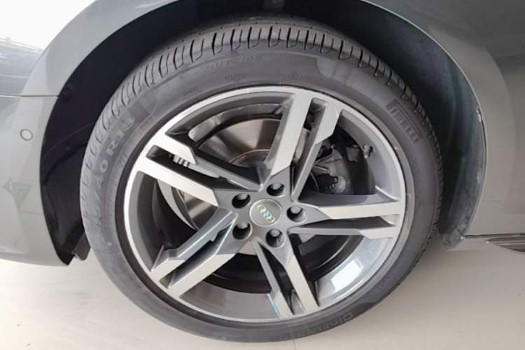 Used Audi A4L 2020 40 TFSI Luxury Dynamic Model Left Front Wheel Hub