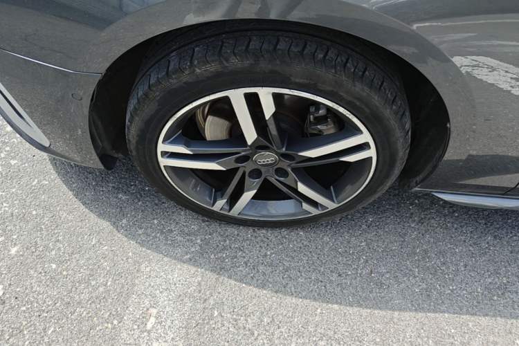 Used Audi A4L 2020 40 TFSI quattro Luxury Dynamic Model Left Front Wheel Hub