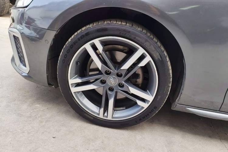 Used Audi A4L 2020 40 TFSI Luxury Dynamic Model Left Front Wheel Hub