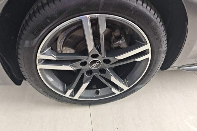 Used Audi A4L 2020 40 TFSI Fashion Dynamic Model Left Front Wheel Hub