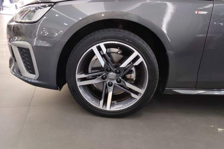 Used Audi A4L 2020 40 TFSI quattro Luxury Dynamic Model Left Front Wheel Hub