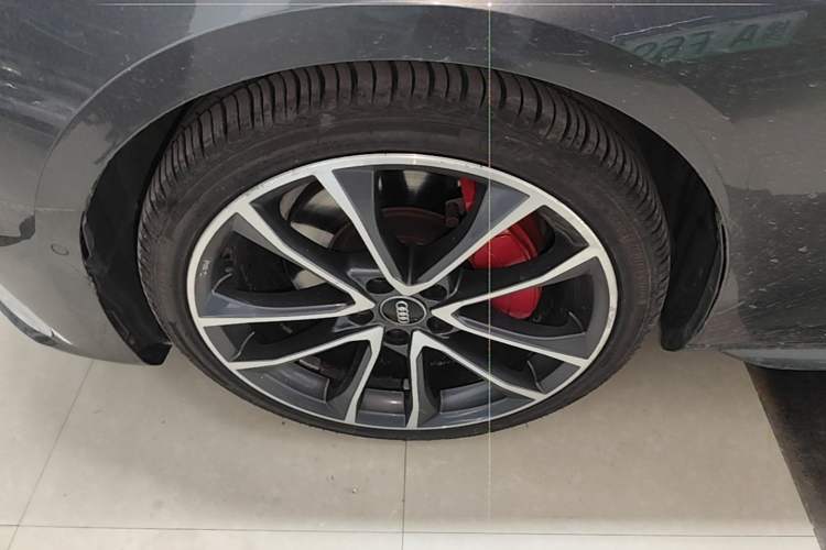 Used Audi A4L 2020 45 TFSI quattro Prestige Dynamic Edition Left Front Wheel Hub