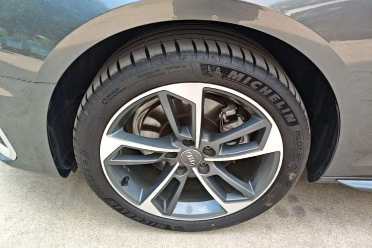 Used Audi A4L 2020 40 TFSI Fashion Dynamic Model Left Front Wheel Hub