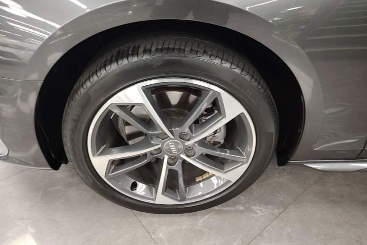 Used Audi A4L 2020 40 TFSI Fashion Dynamic Model Left Front Wheel Hub