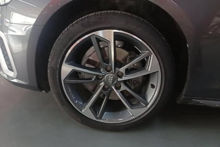 Used Audi A4L 2020 40 TFSI Fashion Dynamic Model Left Front Wheel Hub