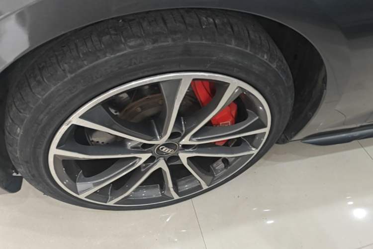 Used Audi A4L 2020 40 TFSI quattro Luxury Dynamic Model Left Front Wheel Hub