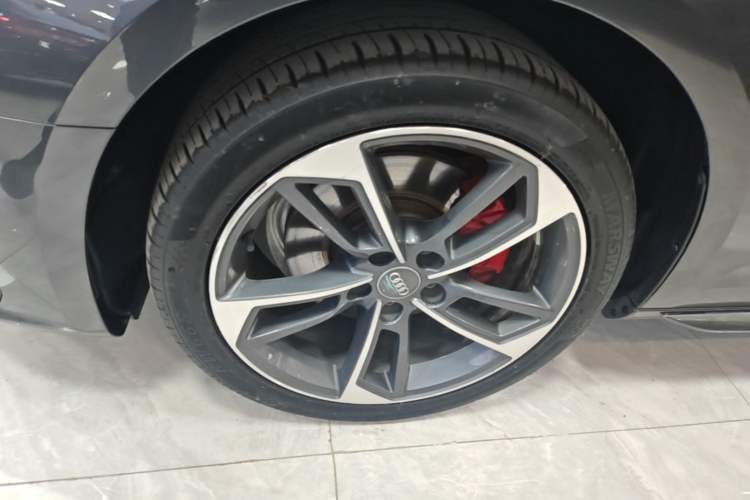 Used Audi A4L 2020 40 TFSI Fashion Dynamic Model Left Front Wheel Hub
