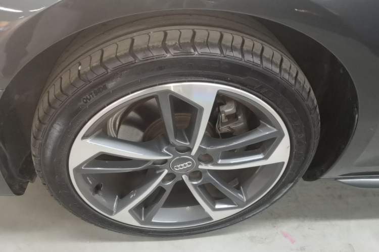 Used Audi A4L 2020 40 TFSI Fashion Dynamic Model Left Front Wheel Hub