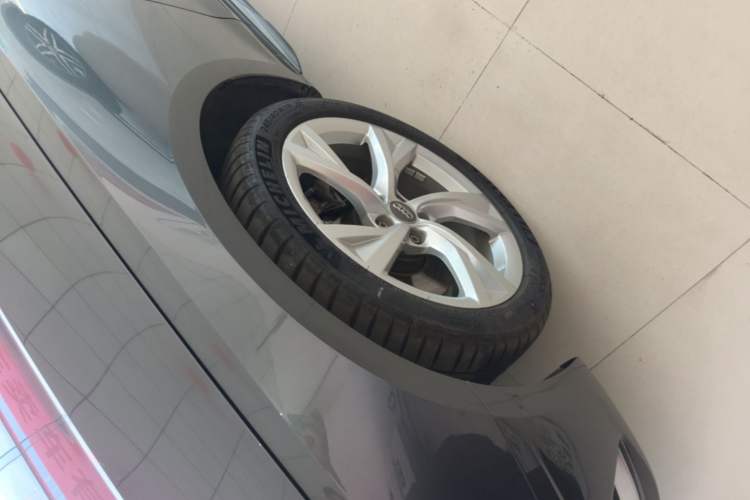 Used Audi A4L 2020 40 TFSI Luxury Prestige Edition Left Front Wheel Hub