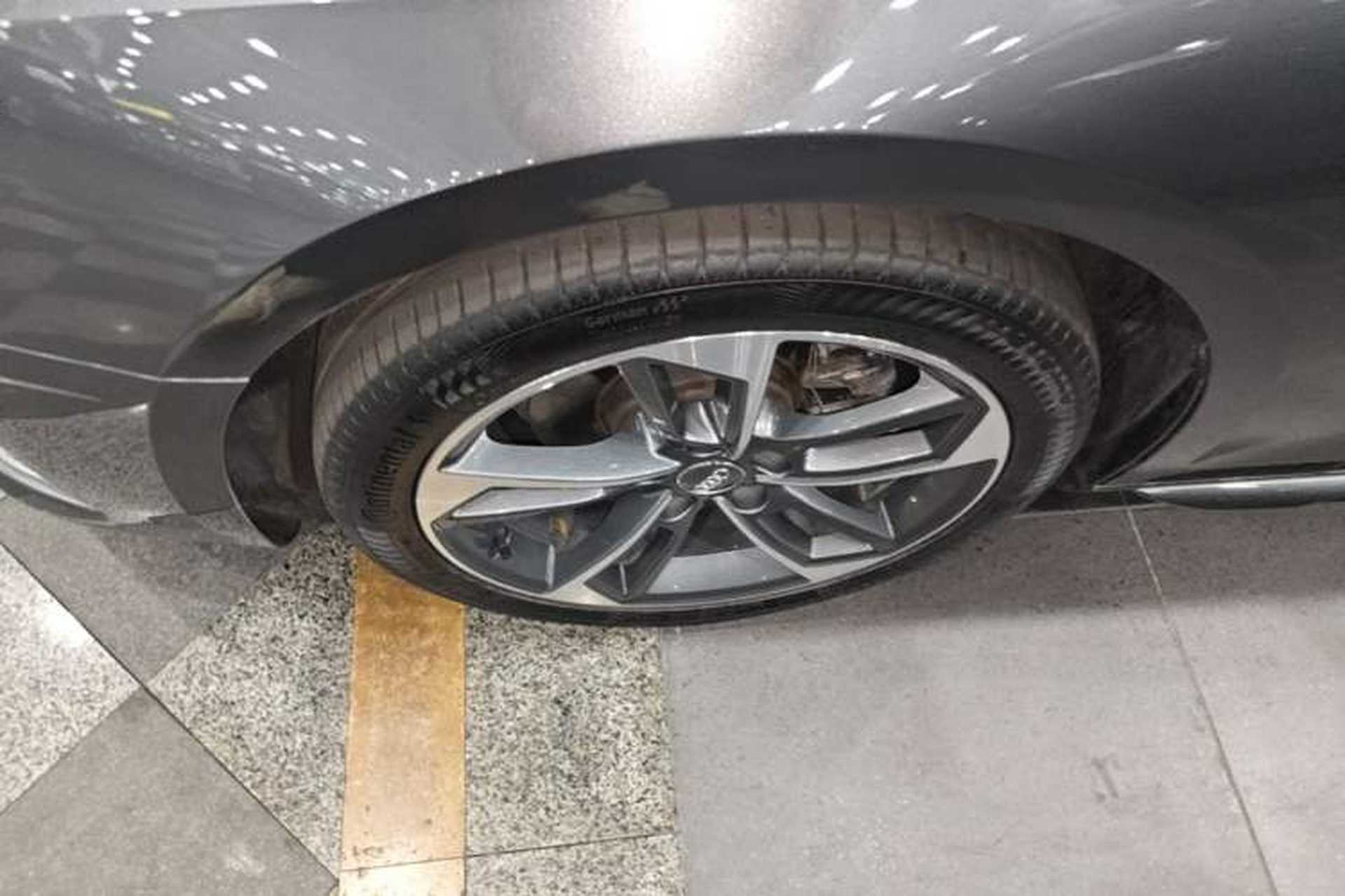 Used Audi A4L 2020 40 TFSI Fashionable and Elegant Model Left Front Wheel Hub