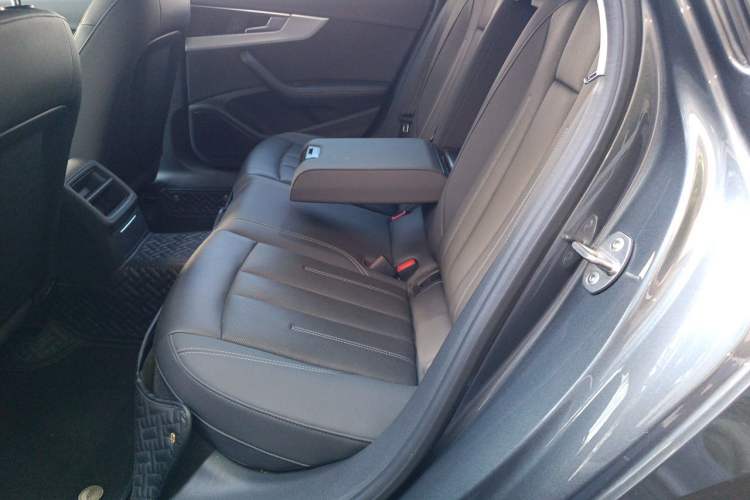 Used Audi A4L 2020 40 TFSI Fashionable and Elegant Model Left Rear Seat