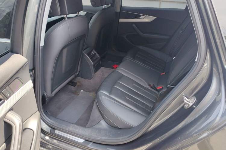 Used Audi A4L 2020 40 TFSI Fashionable and Elegant Model Left Rear Seat